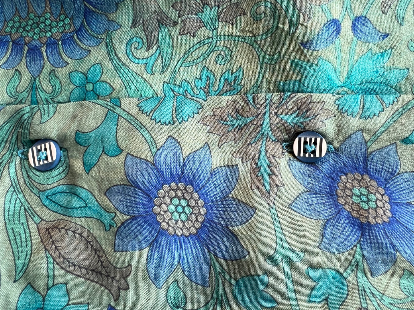 DRESS-SHIRT • 100% Silk •