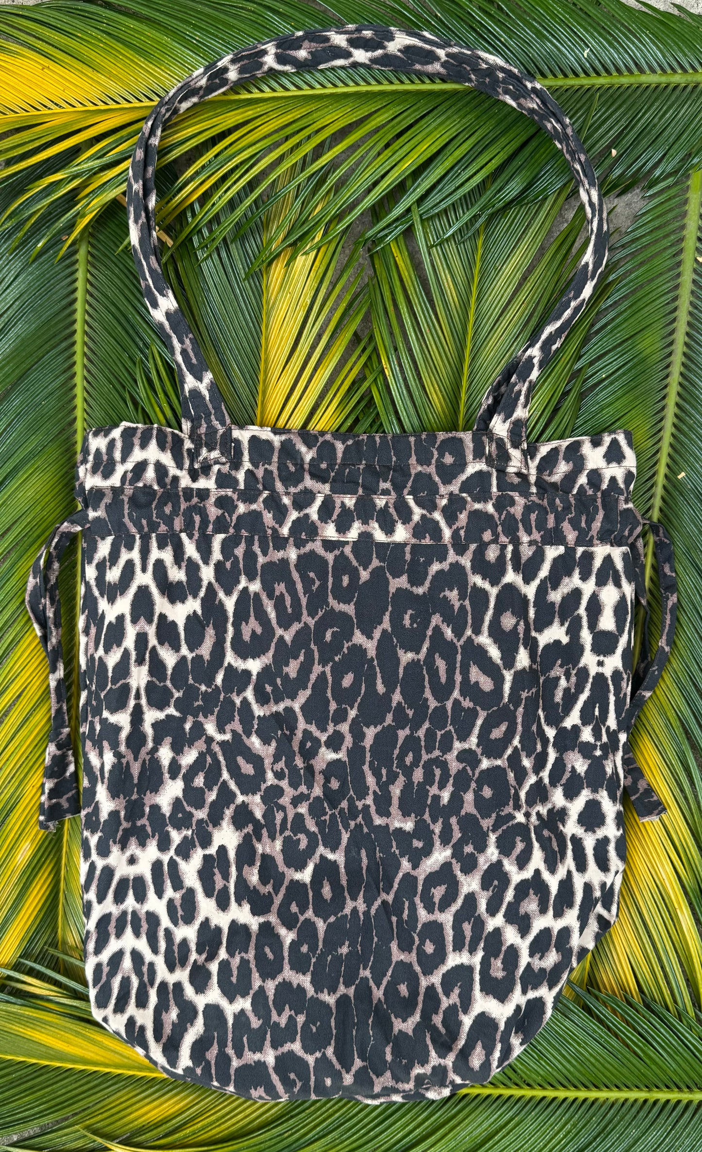 JUNGLE BAG •Tot Bag with pockets•