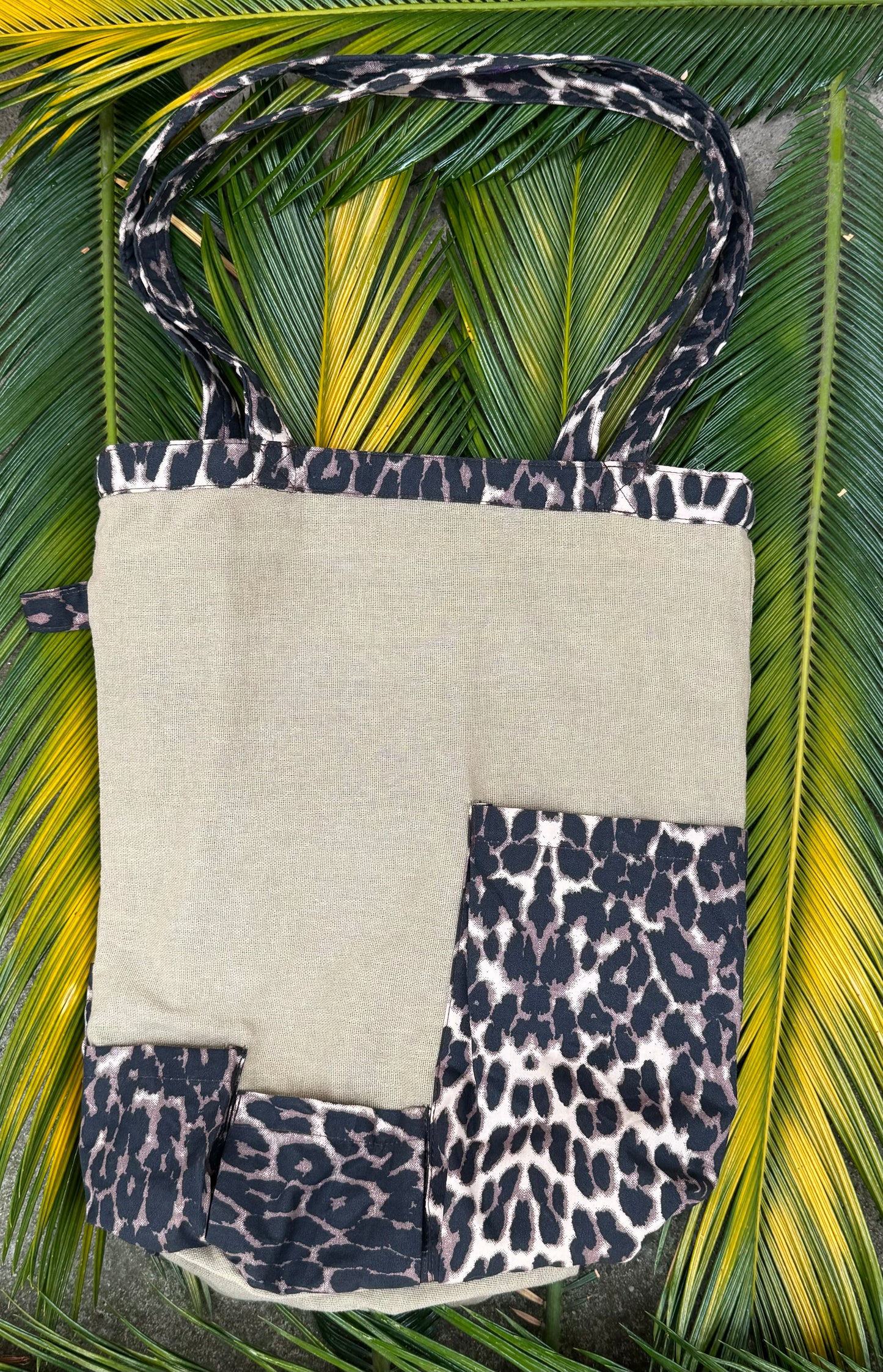 JUNGLE BAG •Tot Bag with pockets•