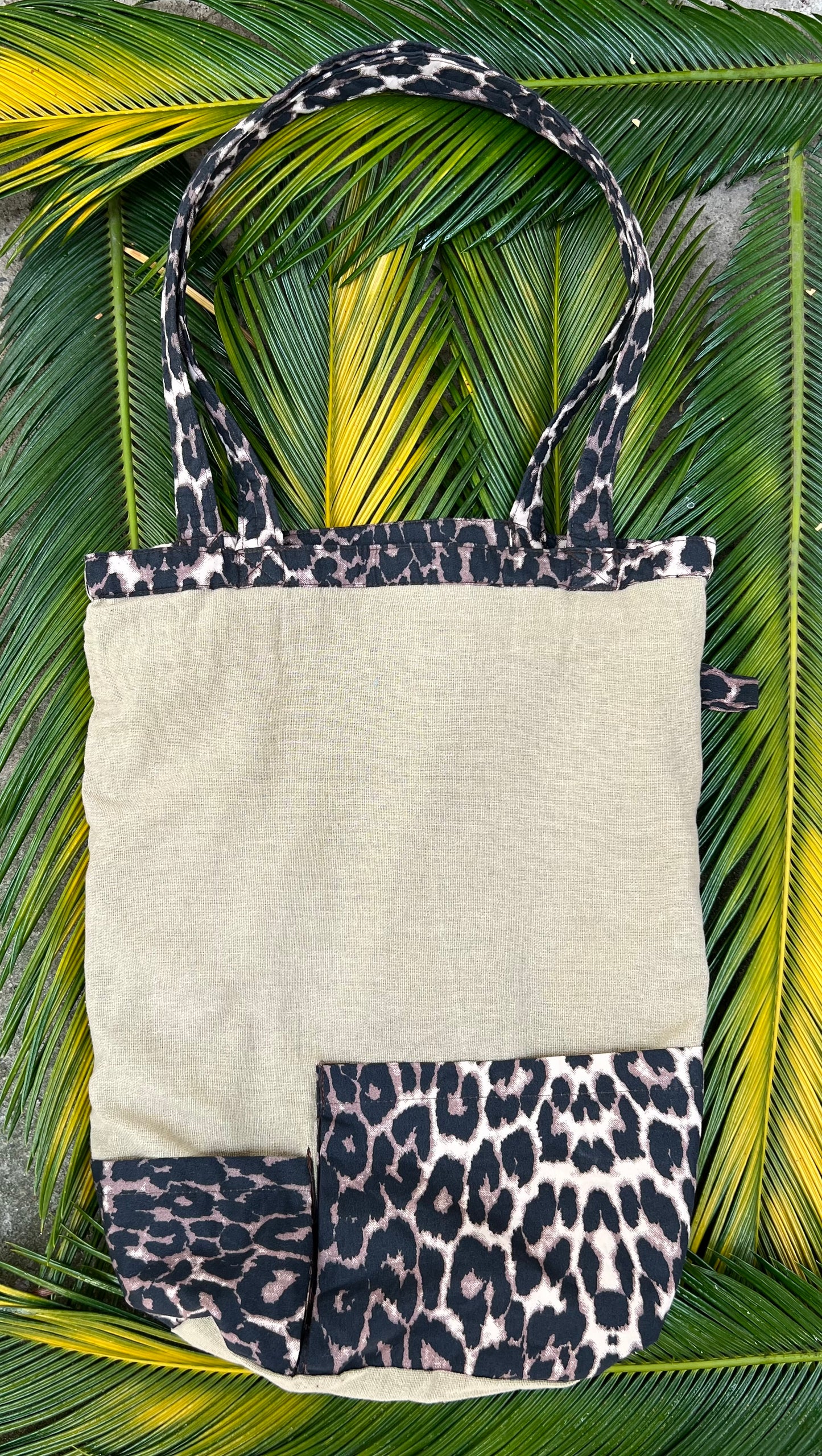 JUNGLE BAG •Tot Bag with pockets•