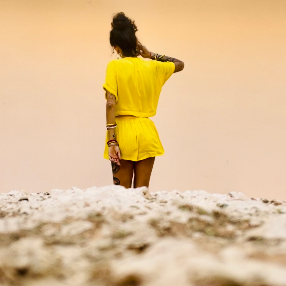 THE YELLOW SET